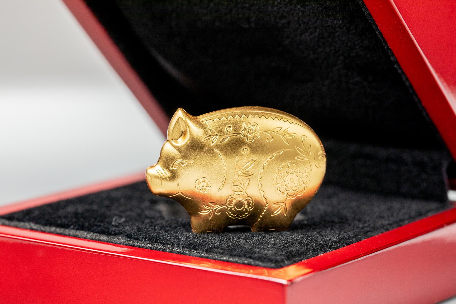 Gilded Jolly Pig